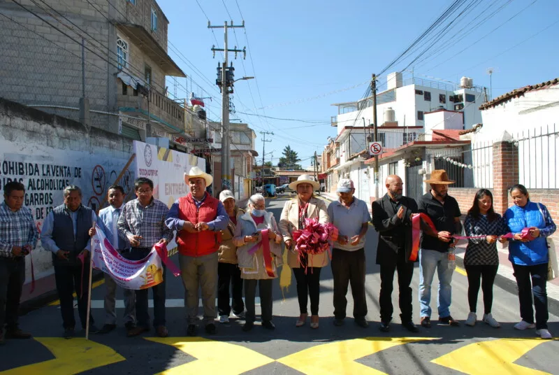 Agradece el Pueblo a Erika Sevilla por las Obras de Pavimentación en Zona Centro y Barrio La Joya