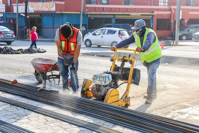 Supervisa alcalde Alberto Granados mejoras viales en el Blvd. Manuel Cavazos Lerma