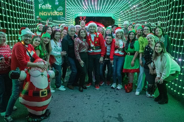 Cientos de matamorenses disfrutaron del Túnel Navideño; se recaudaron más de 3 camiones de juguetes