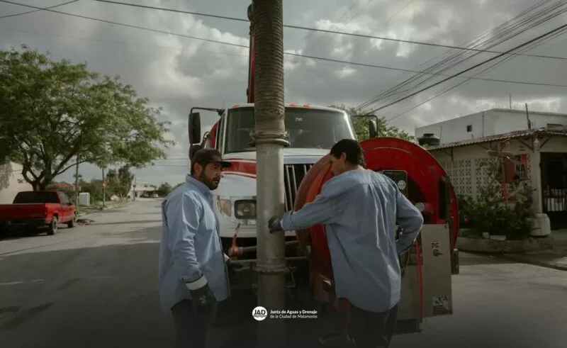 Gobierno de Matamoros supervisa trabajos de limpieza y desazolve en Los Encinos