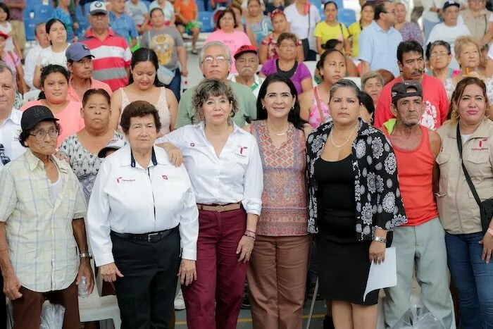 Encabeza Mónica Villarreal Entrega de Paquetes Alimentarios a Familias Tampiqueñas