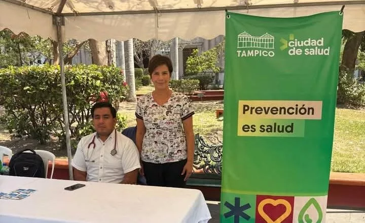 Por Fuerte Ola de Calor en Tampico, Ordena Alcaldesa Mónica Villarreal Instalar 5 módulos de Hidratación