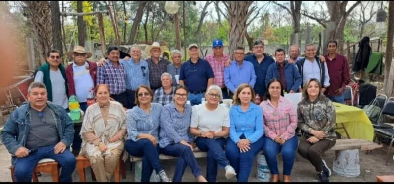 Cincuenta Años de Gratitud y Orgullo: La “Generación de Oro” del CECyT 104 Celebra Medio Siglo de Egreso