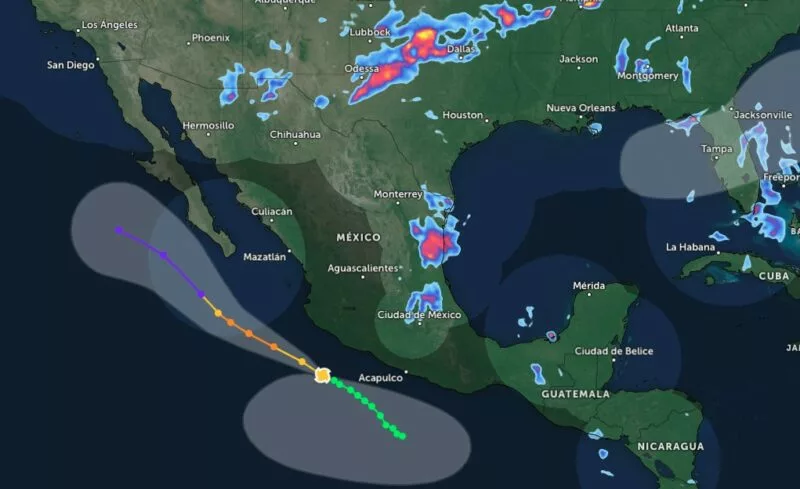 Flossie evolucionó a huracán de categoría 1 en la escala Saffir-Simpson,a 220 km al sur-suroeste de Punta San Telmo, Michoacán