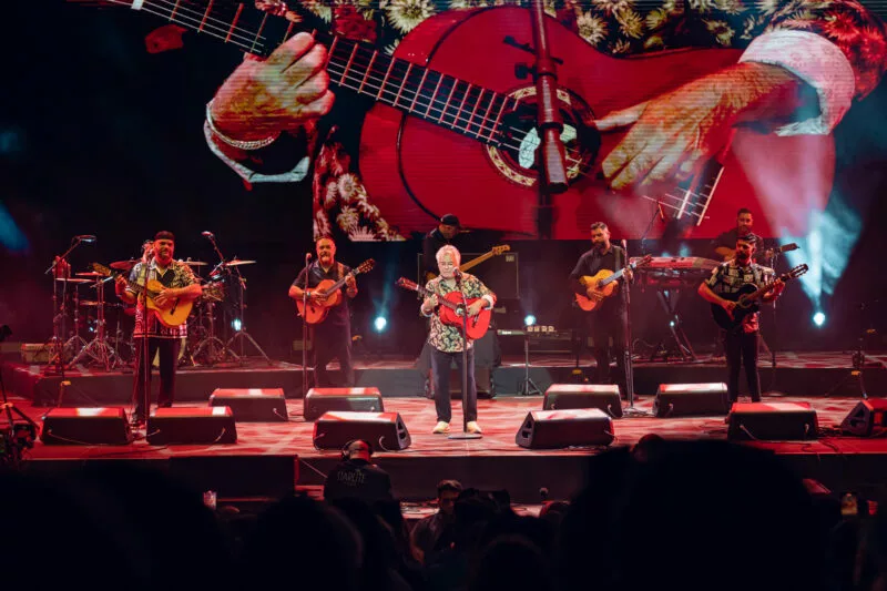 Lafourcade emociona en Starlite Occidente