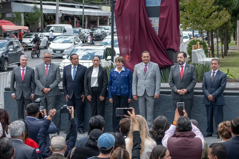 Develan gobernadora del Estado de México y alcalde de Toluca estatua de Leona Vicario