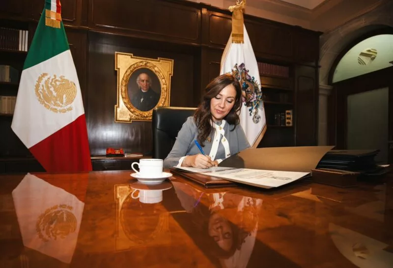 Presenta Libia Iniciativas de Ley para sancionar a agresores y violentadores de niñas, niños, adolescentes y mujeres.