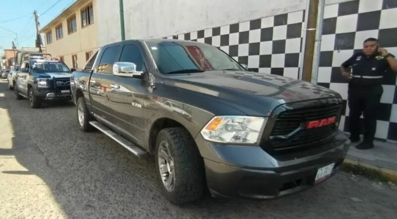 Policía de Toluca recupera camioneta robada en la Vértice