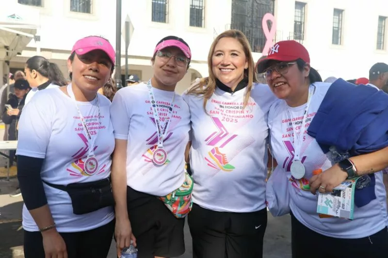 San Mateo Atenco celebra la tradicional Carrera de San Crispín y San Crispiniano