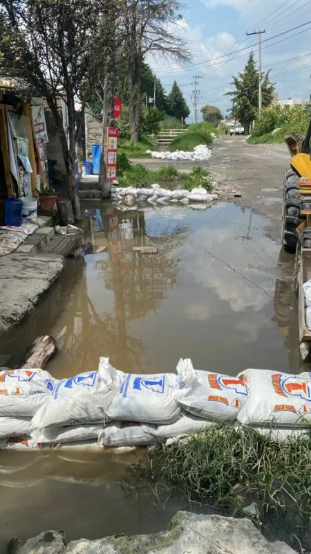 Se  realizando tareas de rehabilitación en San Blas y La Constitución Totoltepec tras desbordamientos