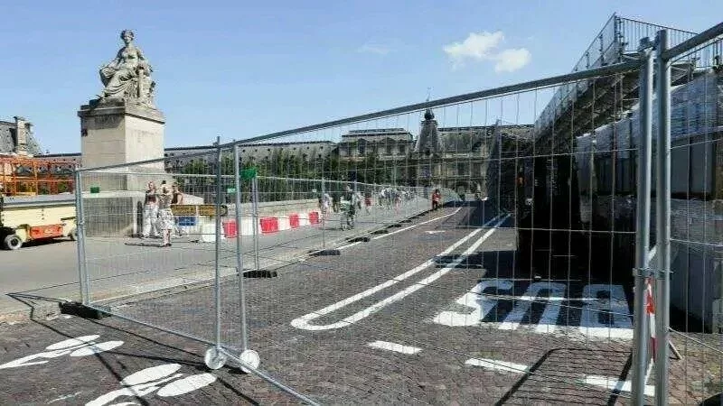 El Museo del Louvre de París ha sido escenario de un espectacular atraco