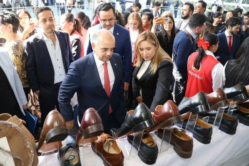 Llega al Senado de la República “La Ruta del Calzado” de San Mateo Atenco