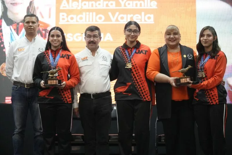 Entrega rector el galardón “Orgullo UAT” tras desempeño histórico de medallistas universitarios
