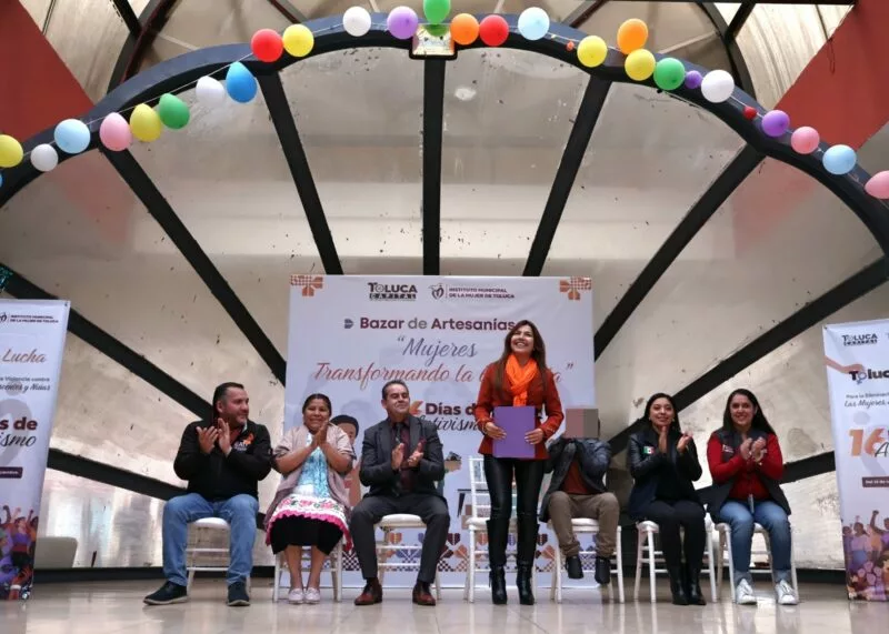 Toluca se llena de talento: jóvenes emprendedores transforman la Navidad en el Bazar Juvenil