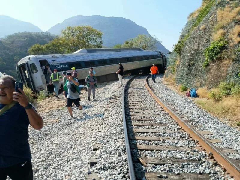 Descarrilamiento de Tren en Nizanda, Oaxaca: SEMAR Informa sobre Atención a Pasajeros