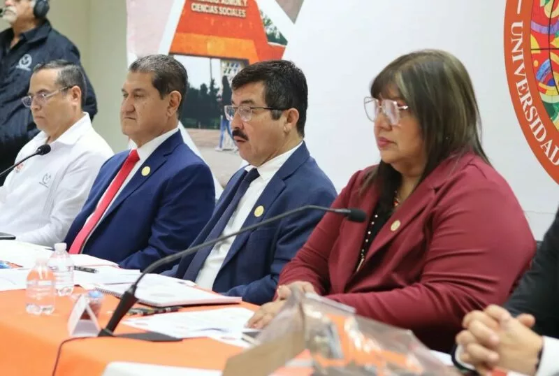 Evalúa rector avances de la UAT al cierre del ciclo escolar