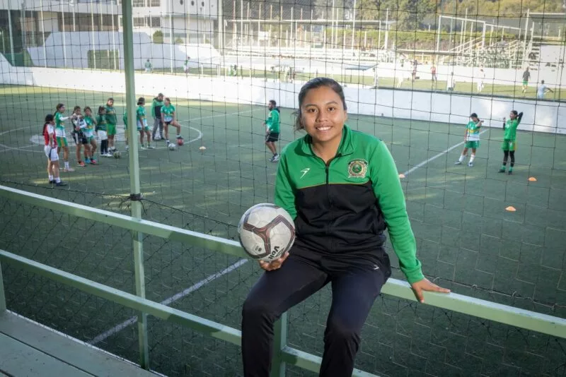 Del fútbol bardas al frontball: la ruta ganadora de Kika Mondragón, egresada de la UAEMéx