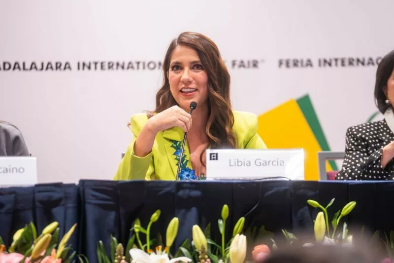 Participa Libia Dennise en el Foro Mujeres en el Poder, durante la FIL de Guadalajara
