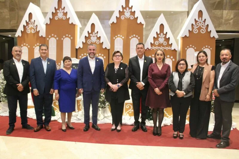 Ofrece la UAT festejo navideño a sus maestros y trabajadores sindicalizados