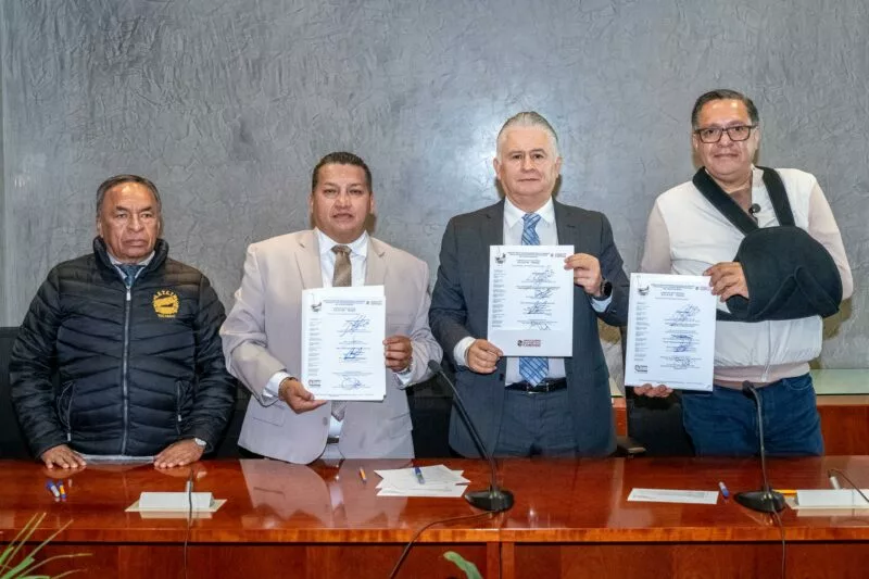 Consolida Ricardo Moreno justicia laboral con firma de convenio salarial 2025