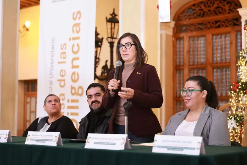 Mercado Emprendedor UAEMéx Navideño impulsa talento emprendedor de universitarias y universitarios