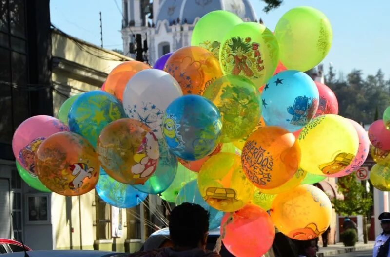 Llama Gobierno del EdoMéx a disminuir el uso de globos con motivo del Día de Reyes