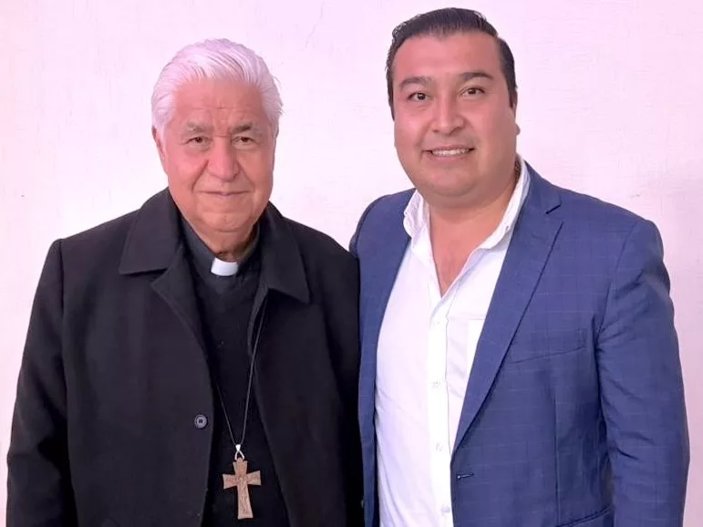 Arzobispo de Monterrey, Mons. Rogelio Cabrera López envia mensaje a lermenses en reunión con la familia Castillo Ramos, y dialoga Con Gerardo Castillo