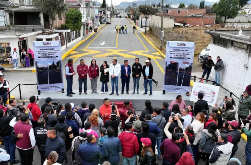 Transforma Ricardo Moreno calle principal de San Pablo Autopan