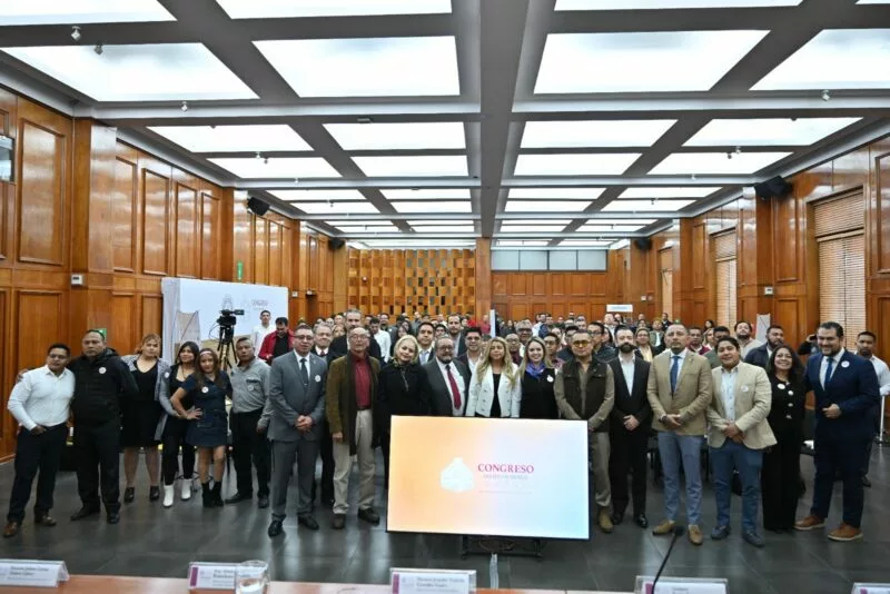 Impulsa Jennifer González detección de neurodivergencias y adicciones