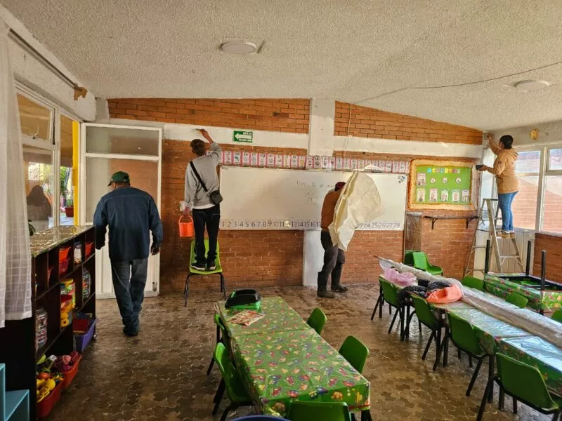 Ricardo Moreno encabeza equipo para poner guapas cerca de 60 escuelas