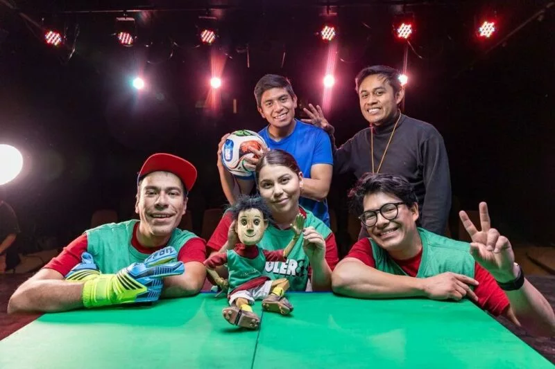 Futboleros: teatro, amistad y empatía toman la cancha universitaria