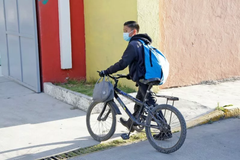 Llama Gobierno del EdoMéx a proteger la salud de alumnos ante bajas temperaturas en 58 municipios de alto y mediano riesgo; se podrán determinar clases virtuales