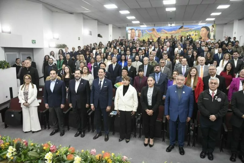 Asisten congresistas al 33 aniversario de la Codhem