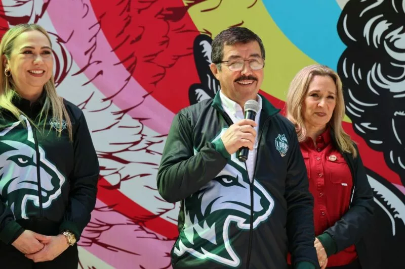 Fomenta el rector Dámaso Anaya talento e innovación en la FADU