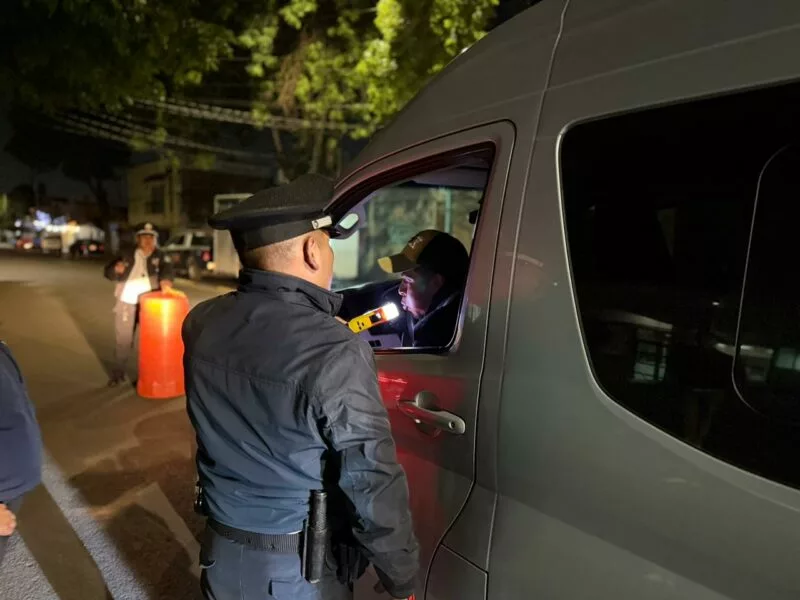 Entregan 54 personas a juez cívico por conducir alcoholizados en Toluca