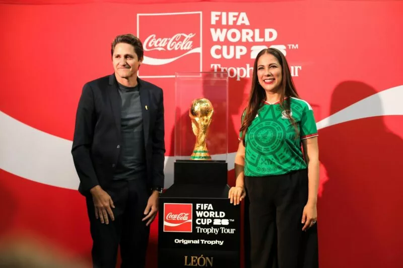 Vive Guanajuato la magia mundialista con la llegada del Trofeo Original de la FIFA a León