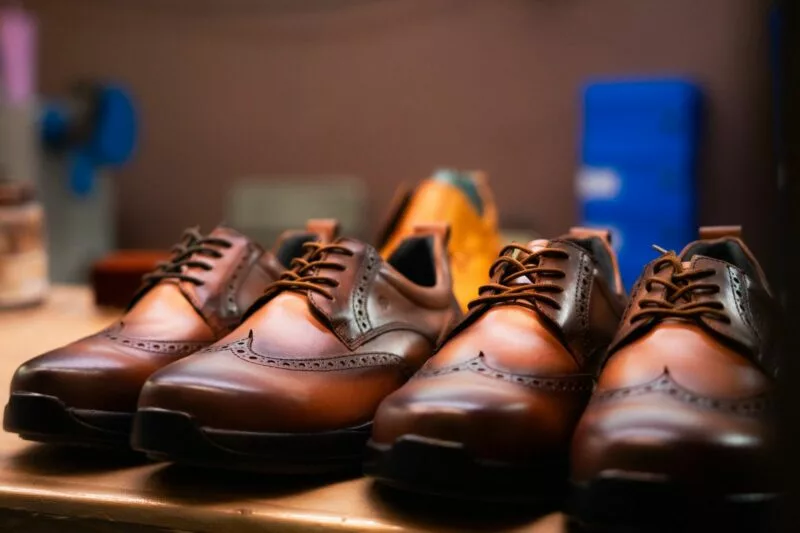 De León a Estados Unidos: empresa joven de calzado artesanal conquista su primera exportación