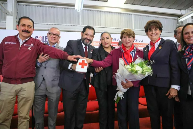 Asisten congresistas al arranque de la colecta de la Cruz Roja