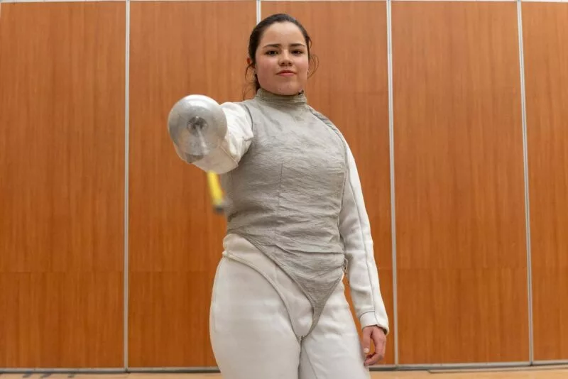 Sofía Guadarrama: disciplina y estrategia que brillan en la esgrima de la UAEMéx