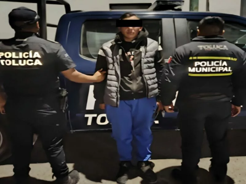 Recupera Policía de Toluca cuatro vehículos robados; hay cuatro detenidos