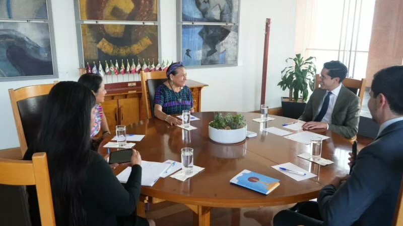 Designan a Rigoberta Menchú como Alta Consejera para los Derechos de las Mujeres y los Pueblos Indígenas de México.