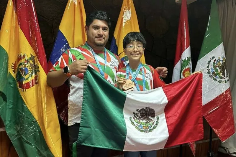 Jóvenes Tamaulipecos Brillan en el Escenario Internacional: Reconocimiento del rector Dámaso Anaya Alvarado de la UAT