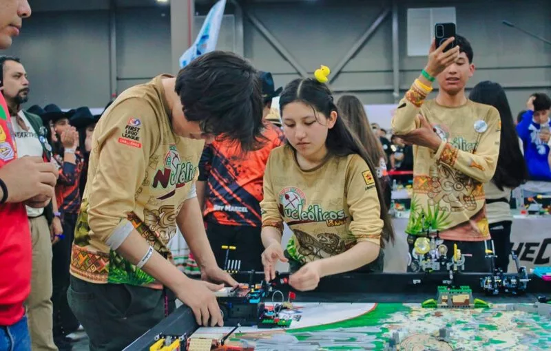 Estudiantes mexiquenses, campeones nacionales en robótica, representarán a México en competencia internacional en Houston