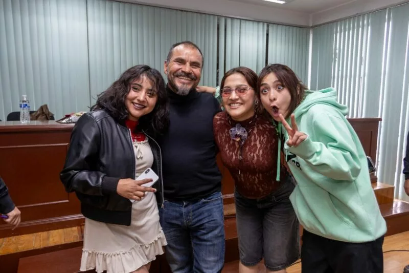 Noé Hernández compartió experiencia profesional con estudiantes de Artes Teatrales de la UAEMéx