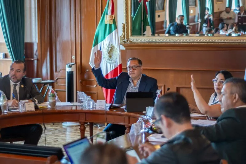 Reorienta Toluca recursos para iluminar la vialidad Manuel Buendía
