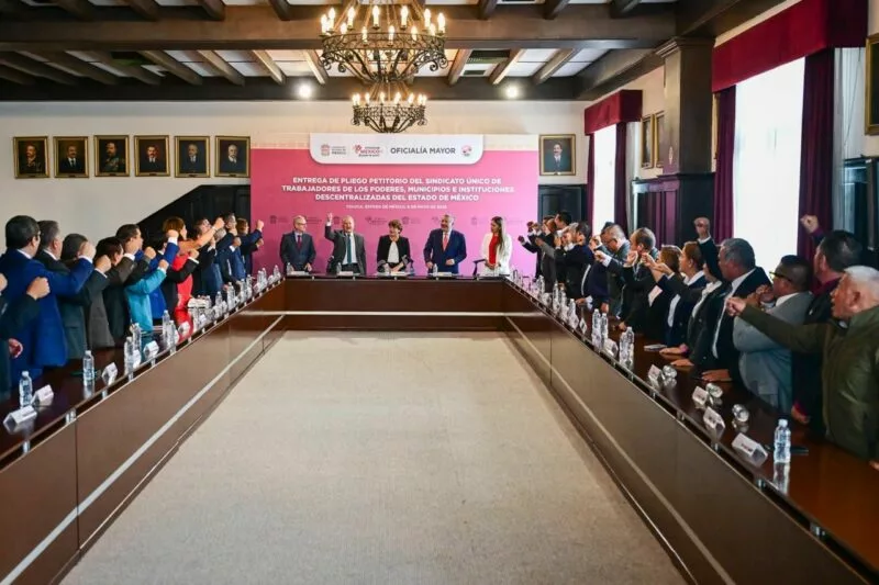Gobernadora Delfina Gómez recibe pliego petitorio 2026 del SUTEYM y abre diálogo para mejoras laborales de servidores públicos mexiquenses