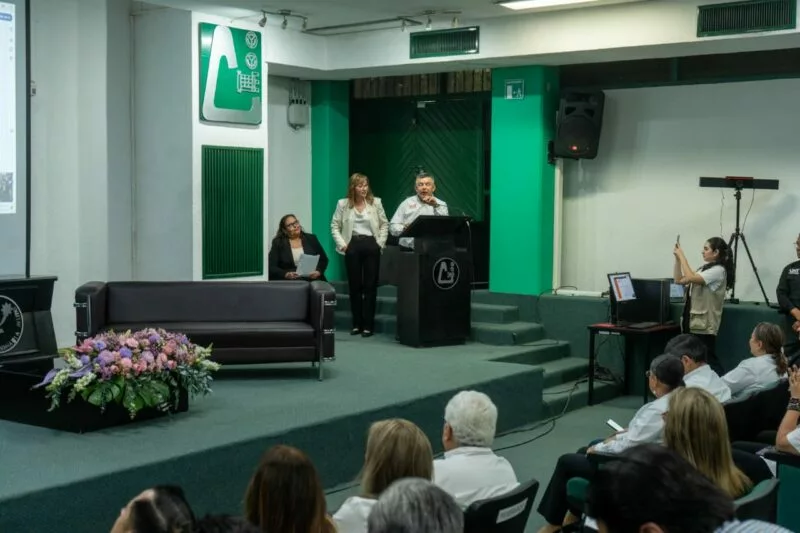 Analiza UAT desafíos y oportunidades de la inteligencia artificial