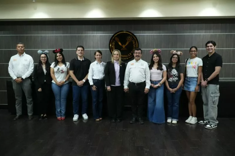Envía UAT segunda generación de alumnos al programa intercultural de Disney