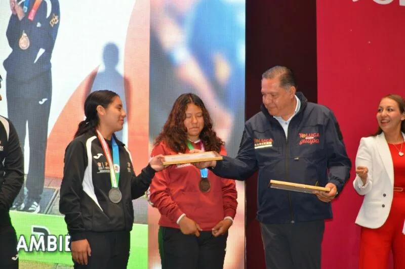 Invita Ricardo Moreno a vivir el ambiente mundialista en «Toluca Recreativa Del Balón a Colón 2026»
