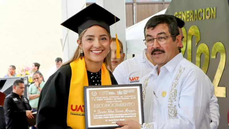 Entrega la UAT en la UAM-Mante nuevos profesionales de la salud y la educación